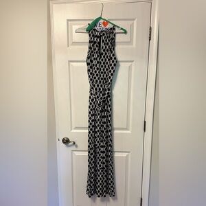 Xs White House Black Market one piece jumpsuit ! Worn once excellent condition.
